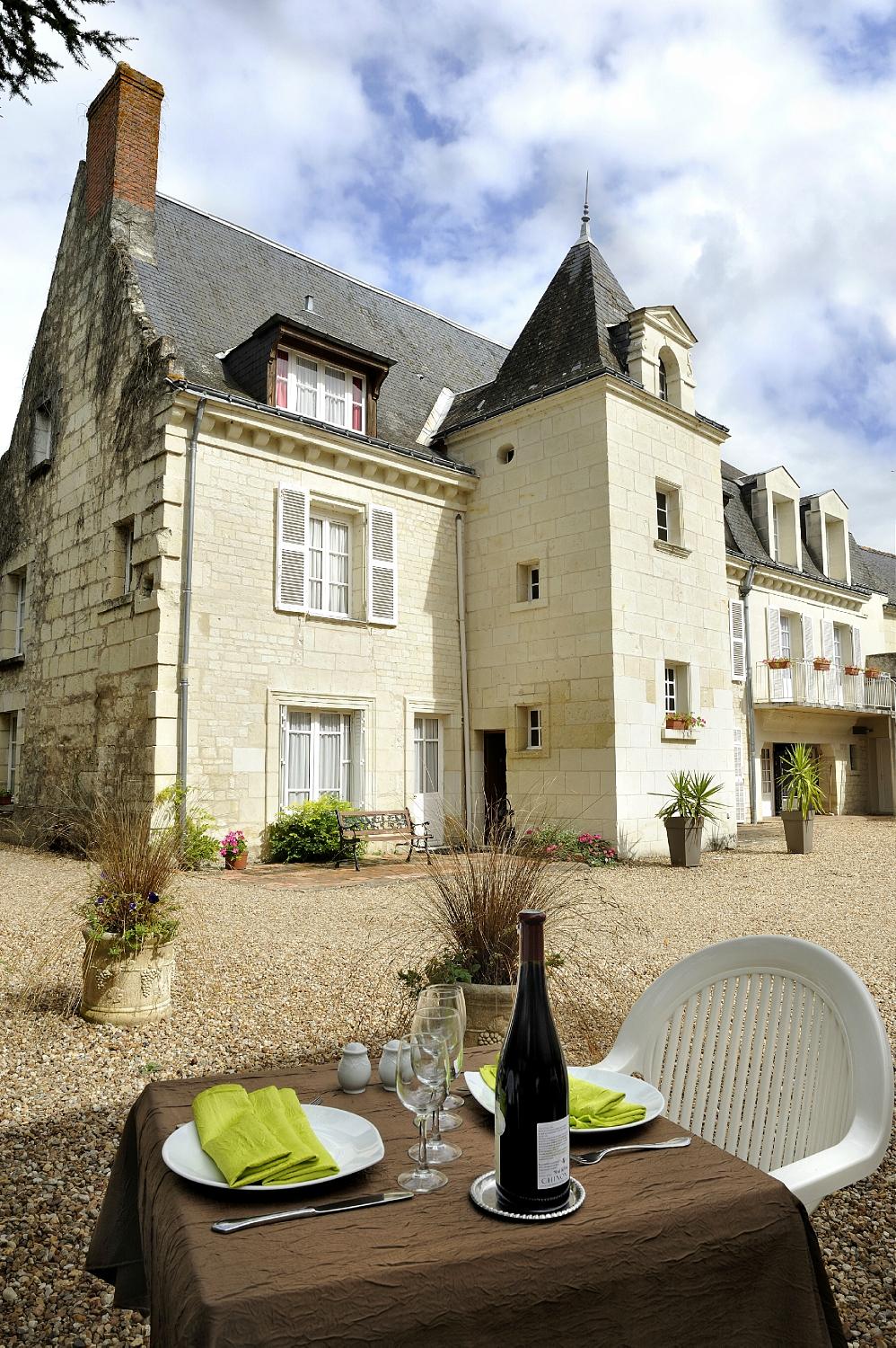 logis-manoir-de-la-giraudiere